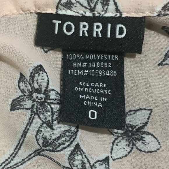 Torrid Women's 0 US 10 Blush Pink Floral Blouse‎ Top Birds Nature All Over Print - Picture 2 of 5